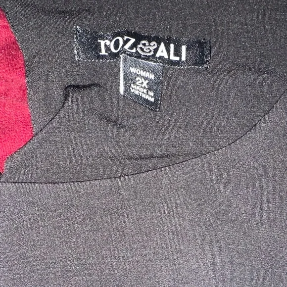 Roz & Ali Black and White Striped Blouse - Picture 5 of 5